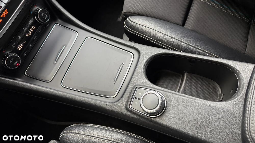 Mercedes-Benz CLA 220 d 4Matic 7G-DCT - 30