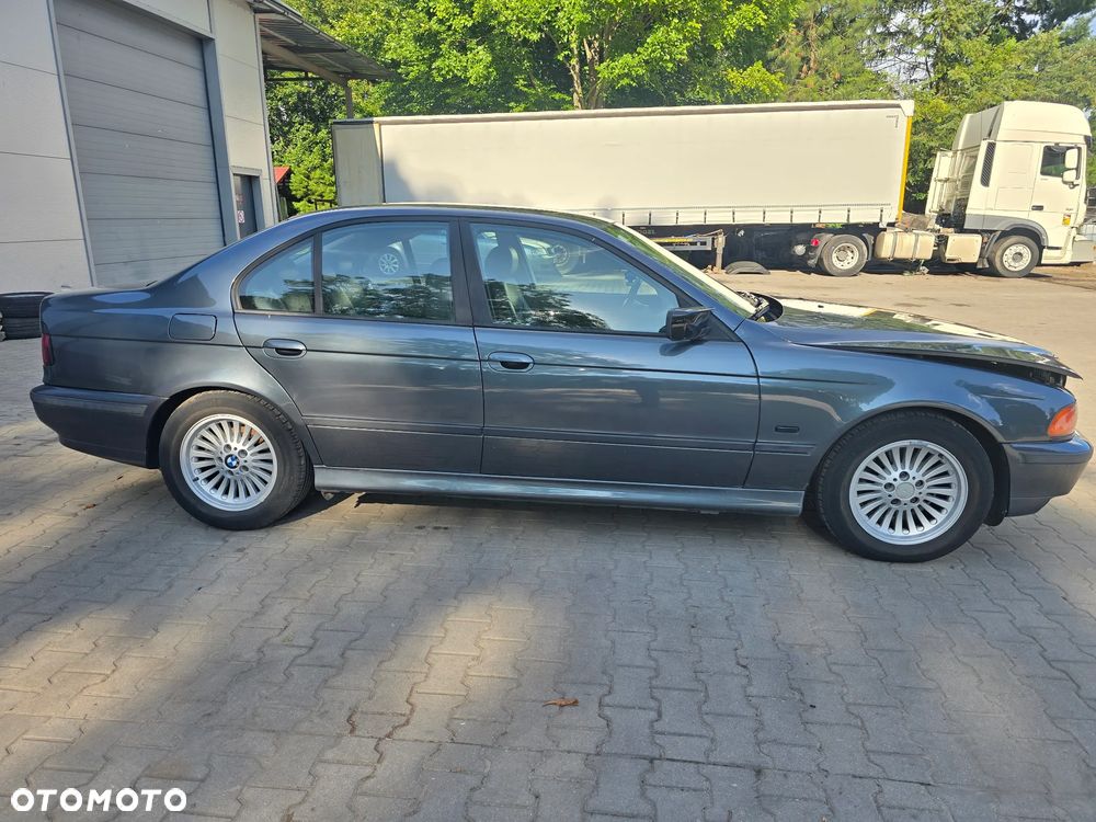 BMW Seria 5 520i - 8