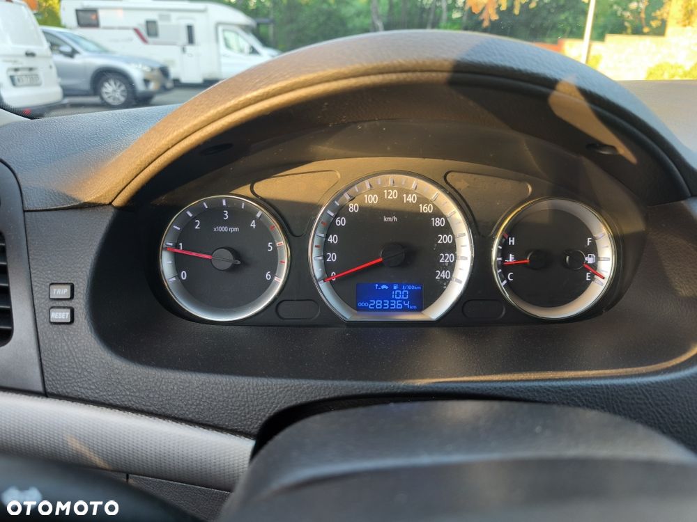 Hyundai Sonata - 4