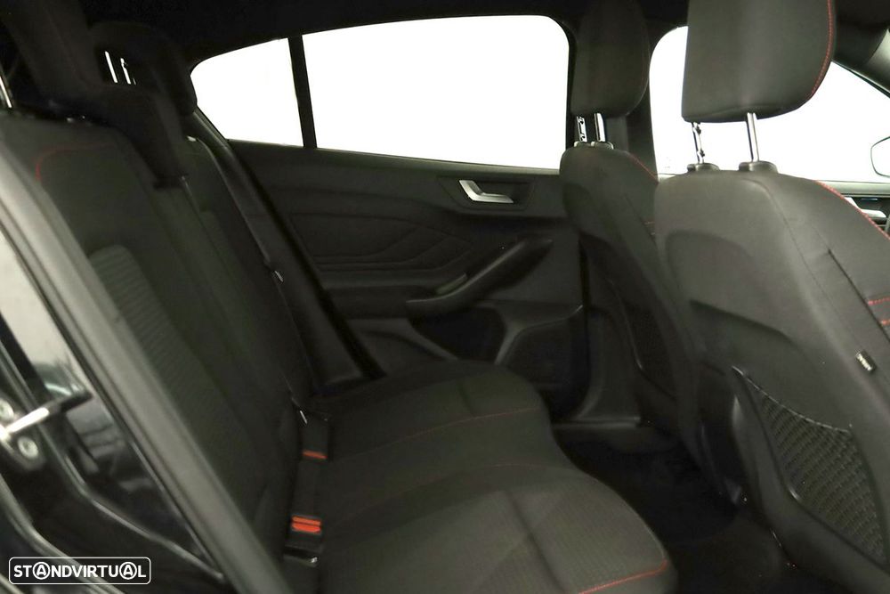 Ford Focus 1.0 EcoBoost MHEV ST-Line X - 19