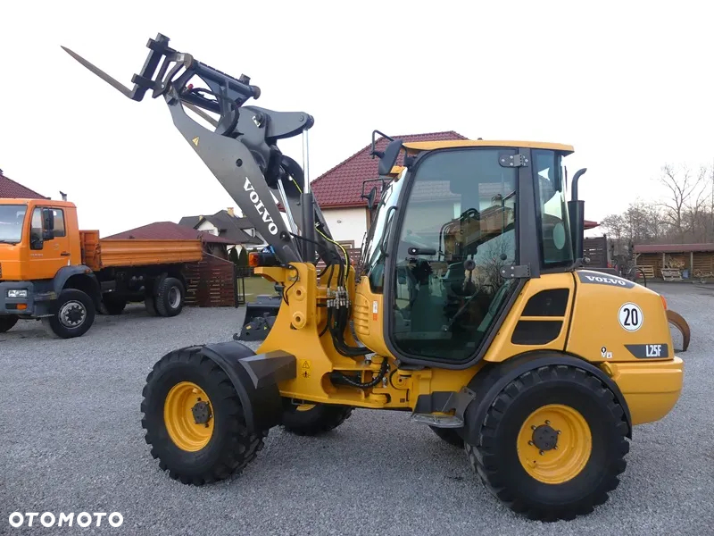 Volvo L25F / Z Niemiec / WAGA / Super Stan / - 35