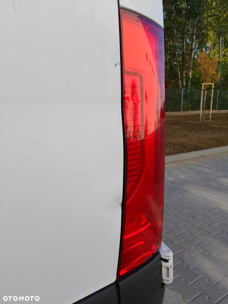 Mercedes-Benz Sprinter - 21