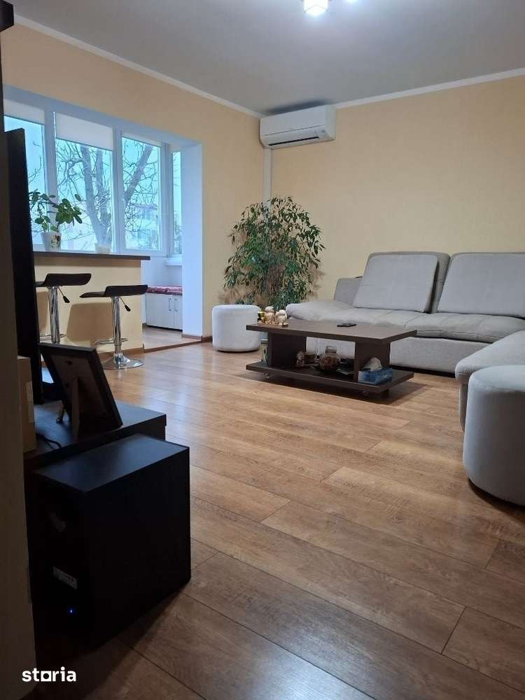 Oferta direct proprietar , apt 4 camere , et 2,mobilat/utilat, Cfectii — fotografia 1
