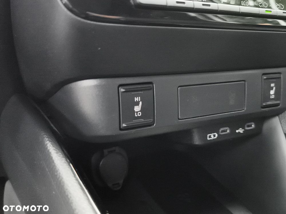 Toyota Yaris Hybrid 1.5 Style - 25