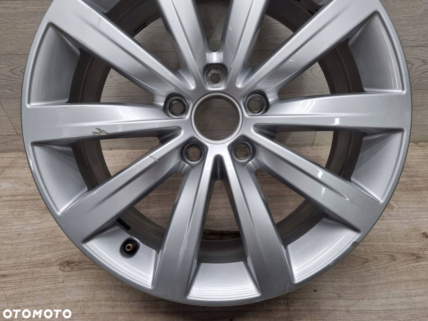 Felga VW Sharan 7N0 7.0Jx17H2 Et39 5x112 7N0601025C - 3