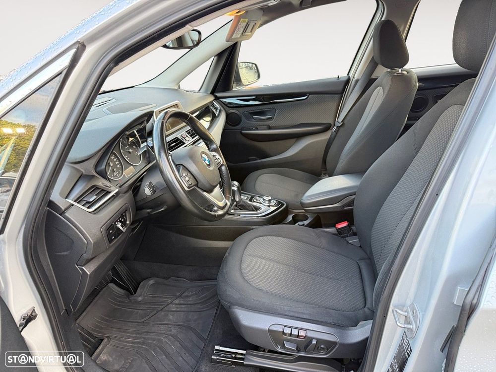 BMW 218 Active Tourer d Line Luxury Auto - 9