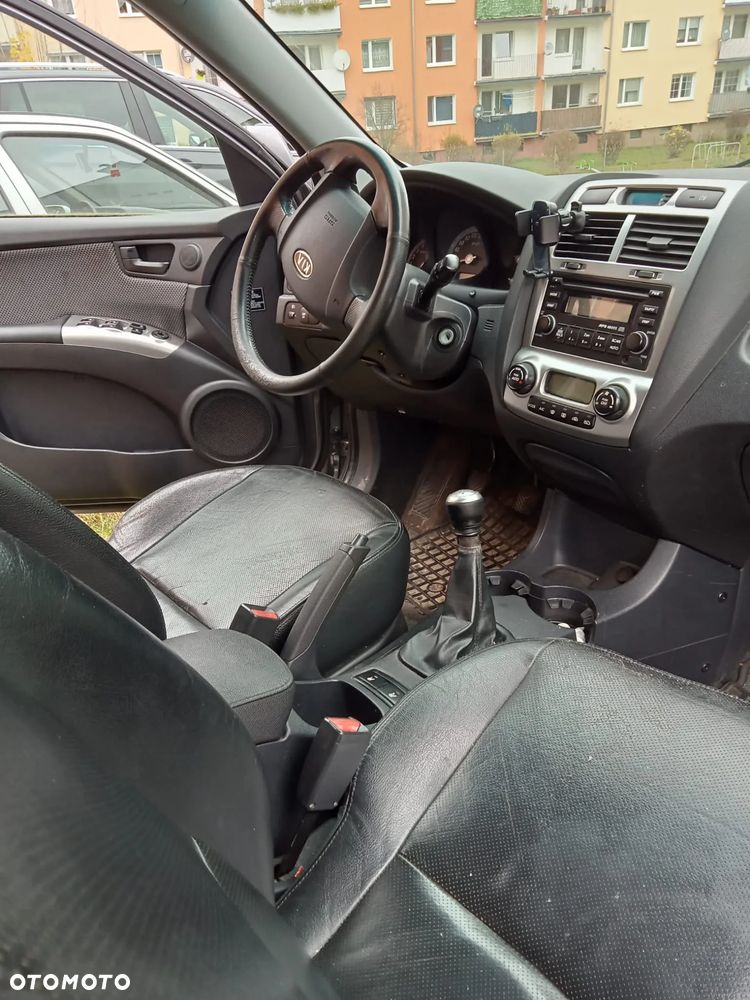 Kia Sportage 2.0 CRDi Tour - 6