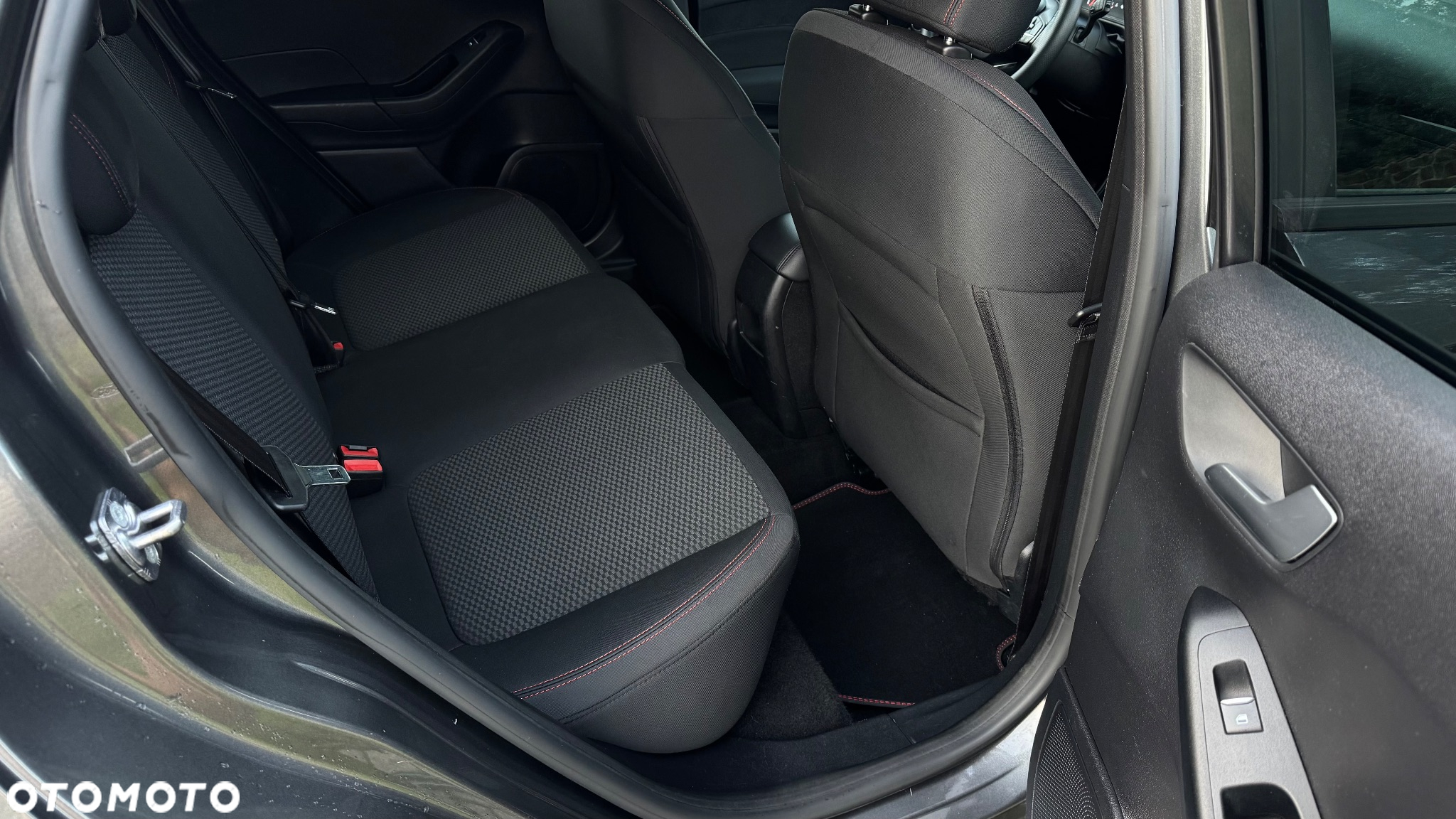 Ford Fiesta 1.0 EcoBoost S&S TITANIUM X - 21