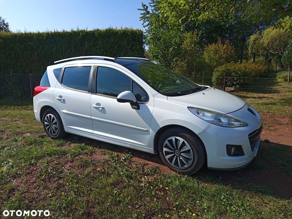 Peugeot 207 95 VTi Family - 1