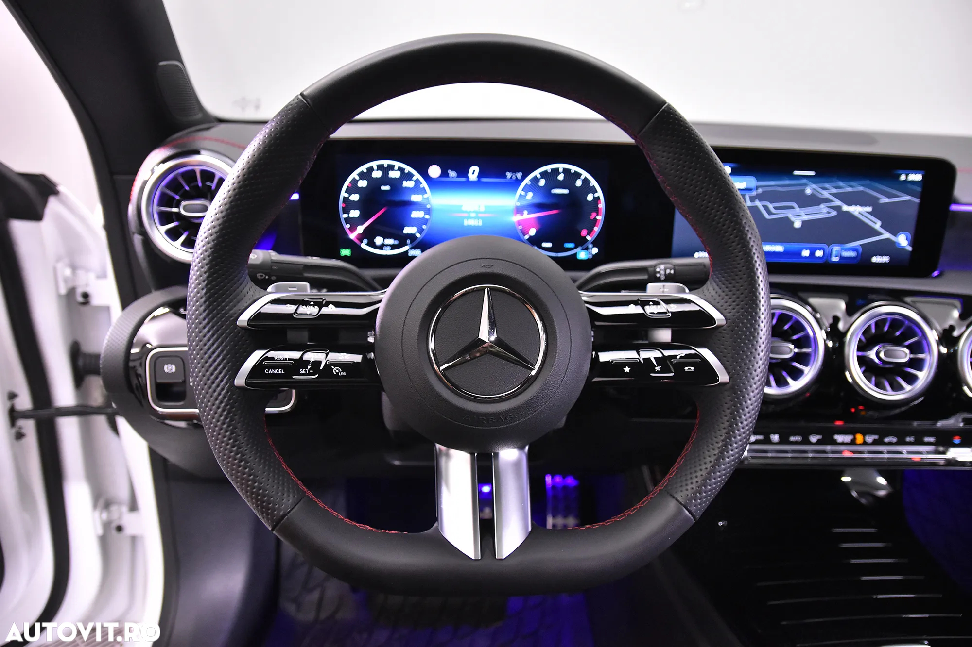 Mercedes-Benz CLA 200 MHEV Coupe - 17
