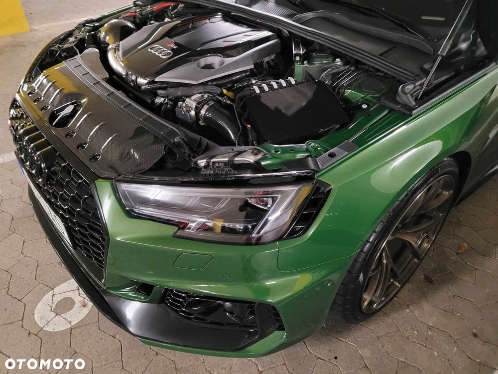 Audi RS4 Avant - 35