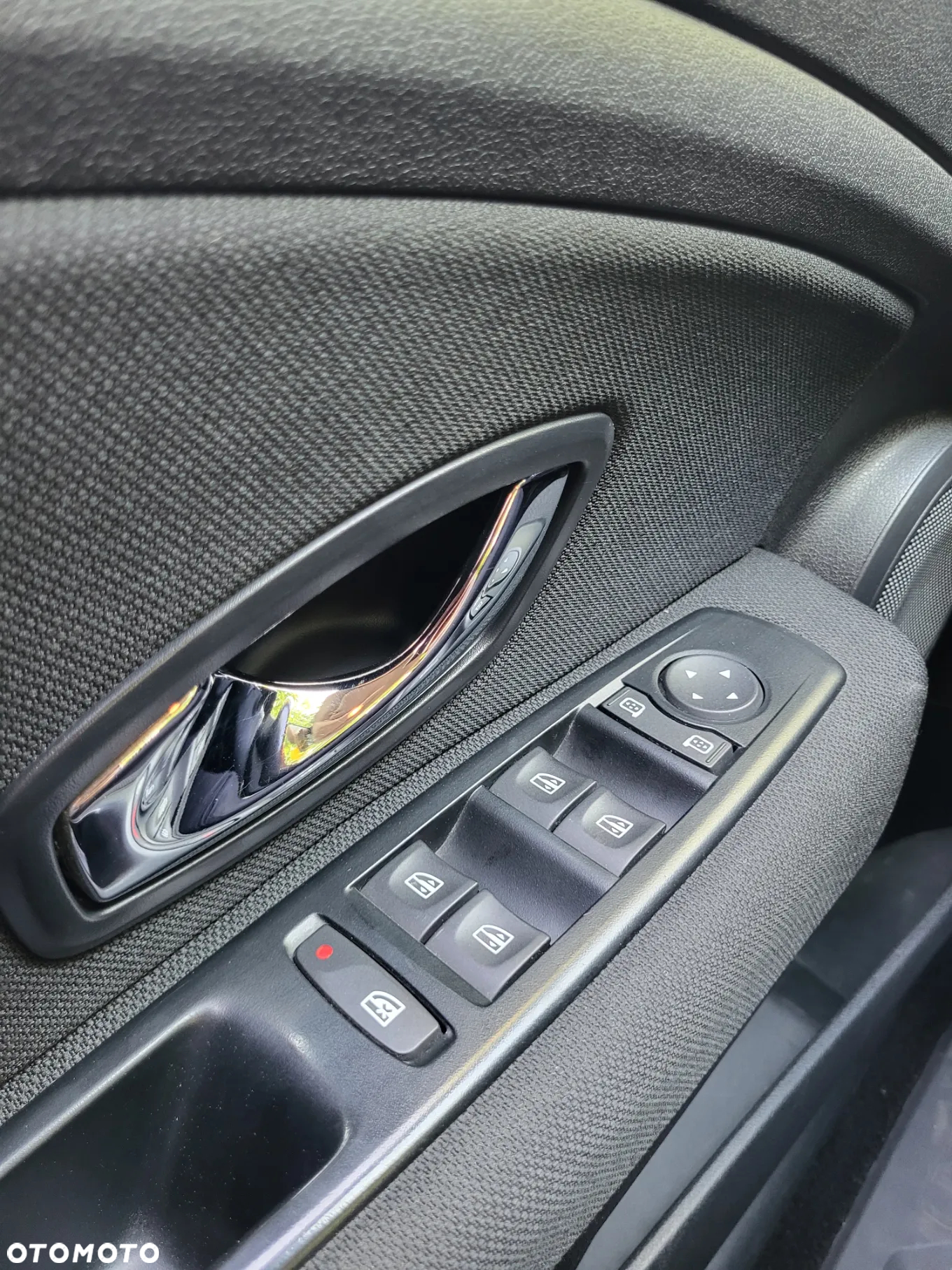 Renault Fluence - 30