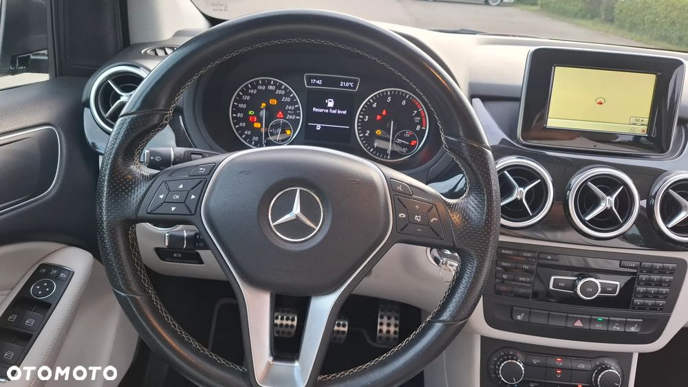 Mercedes-Benz Klasa B 180 BlueEFFICIENCY Edition 1 - 28