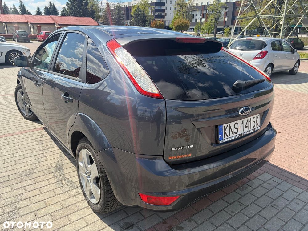Ford Focus 1.6 16V Ambiente - 8