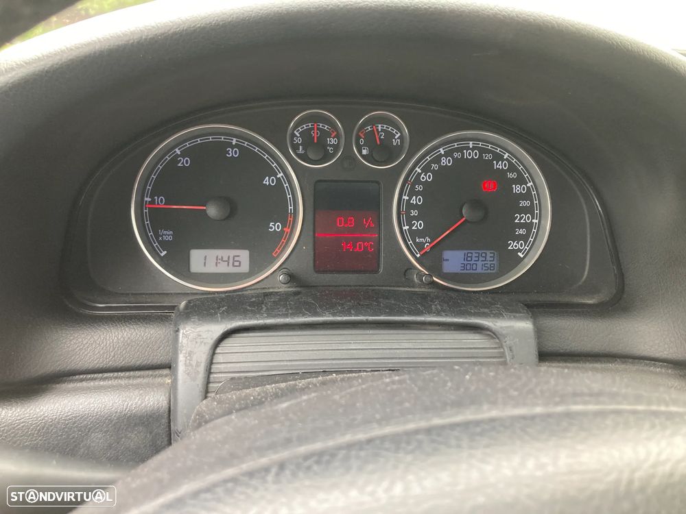 VW Passat Variant 1.9 TDi Highline 4M - 1