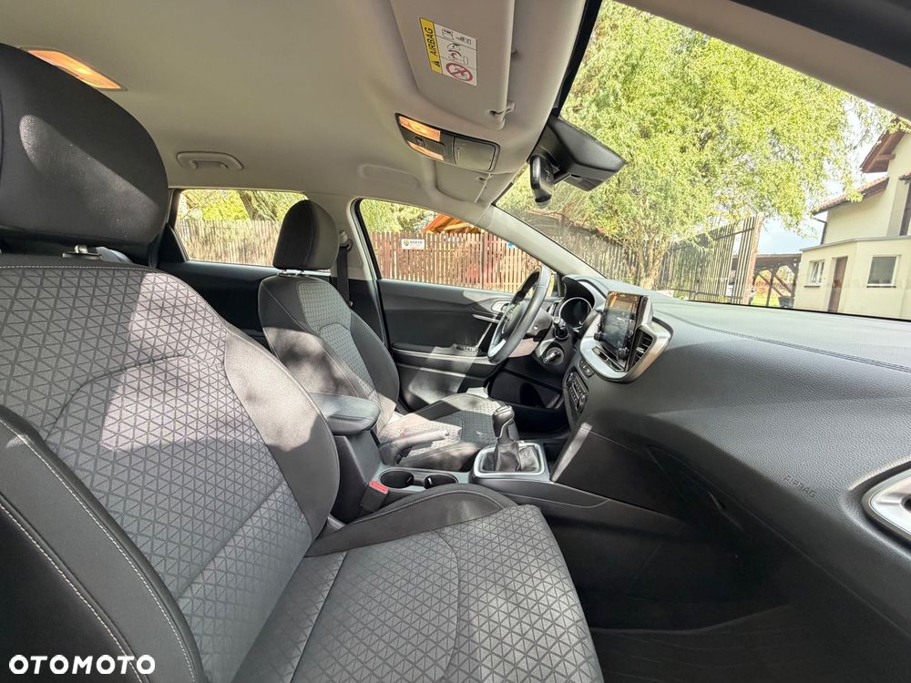 Kia Ceed 1.6 CRDi mHEV L - 26