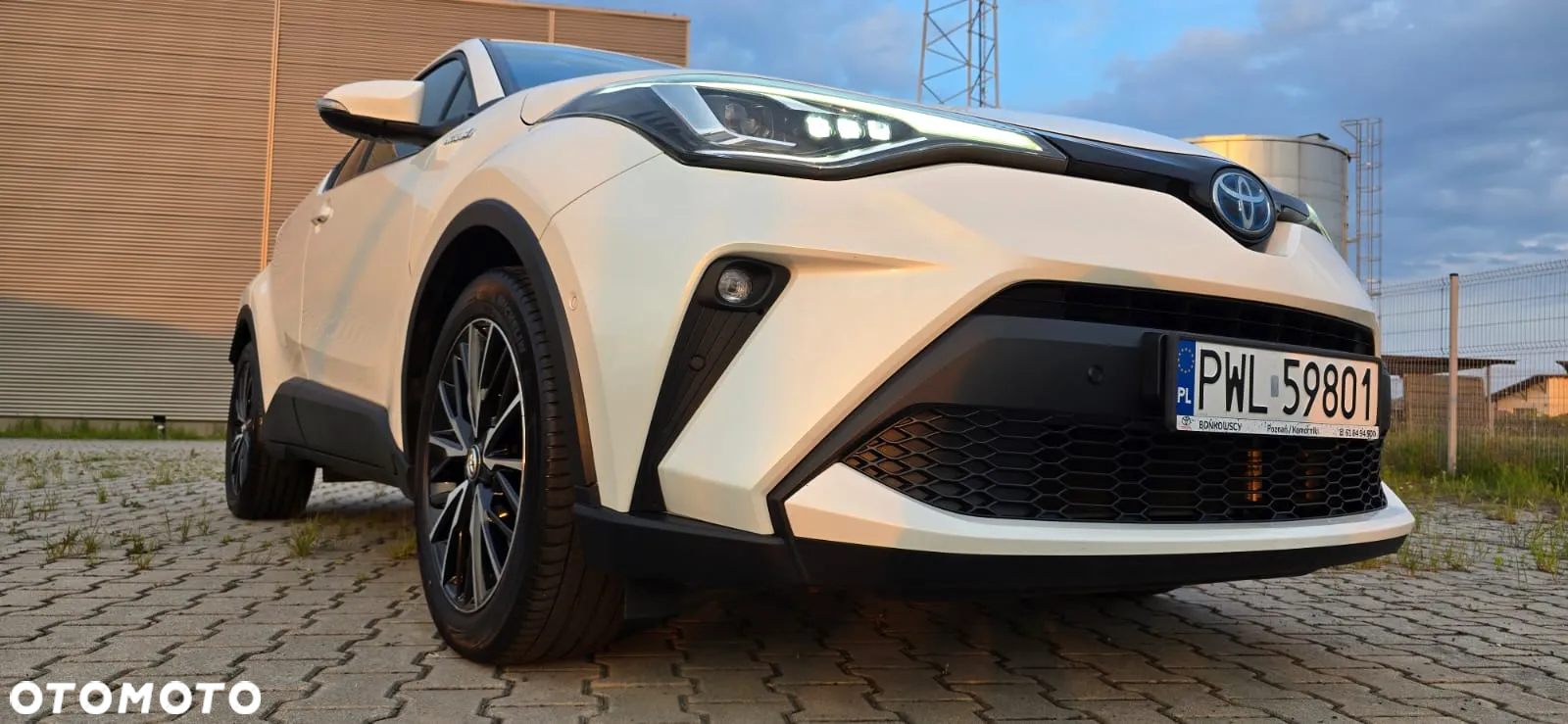 Toyota C-HR 2.0 Hybrid Executive - 23