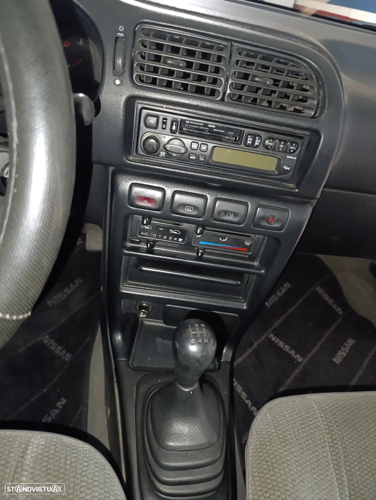 Nissan Sunny Hatchback 1.4 SLX - 4