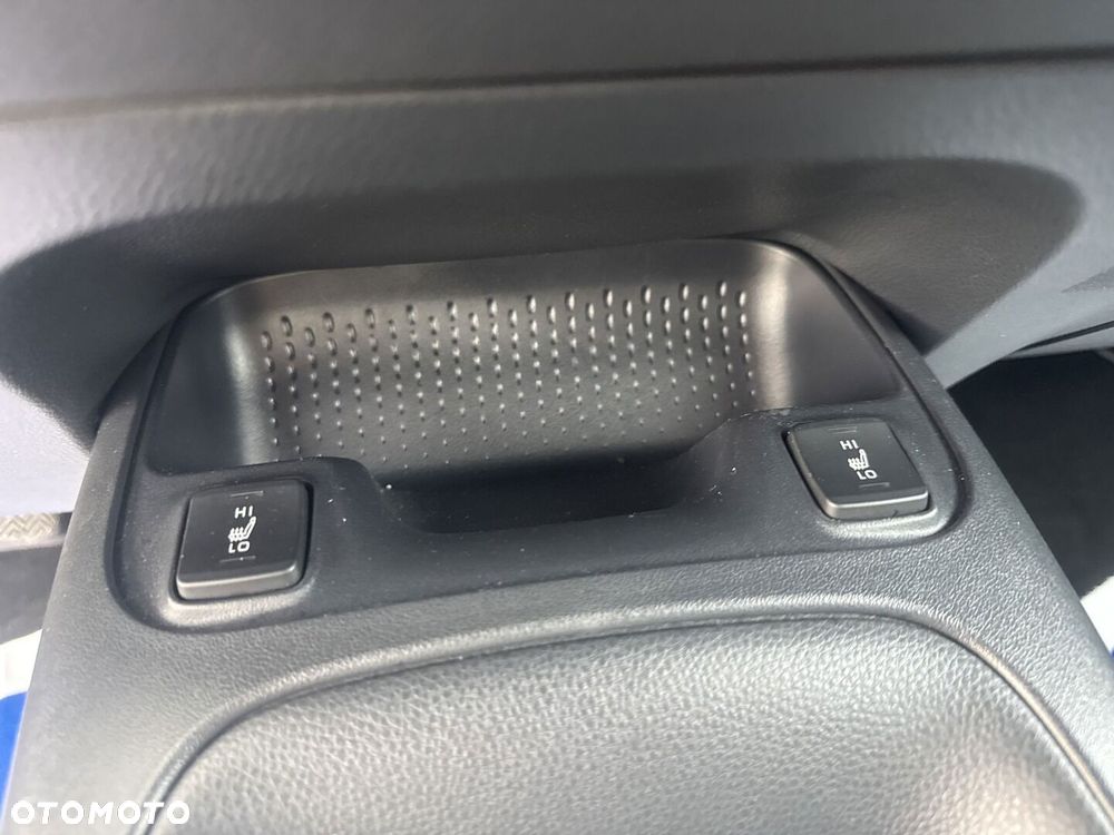Toyota Corolla 1.8 Hybrid Comfort - 23