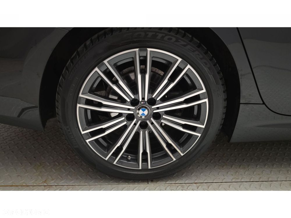 BMW Seria 3 - 25