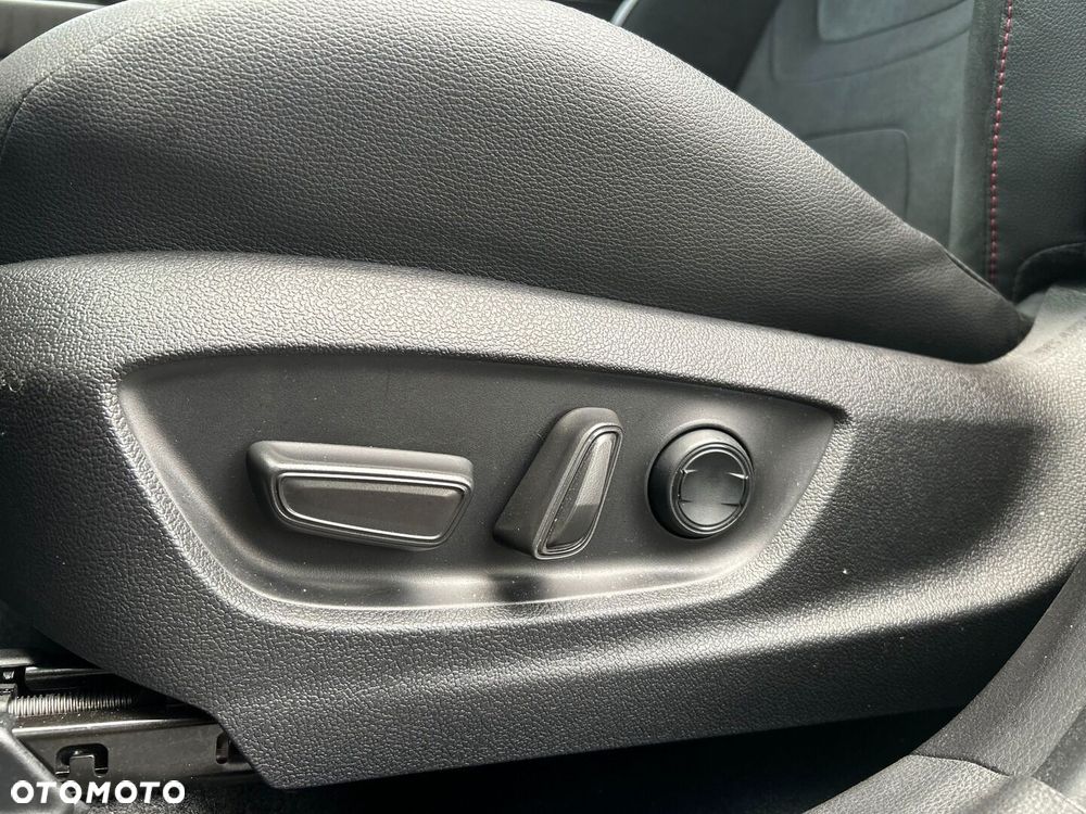 Toyota C-HR 2.0 PHEV Dynamic Force GR Sport - 11