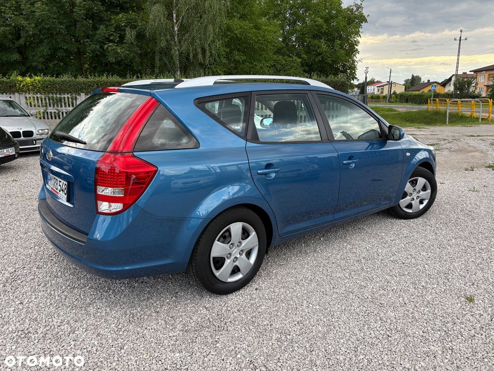 Kia Ceed - 6