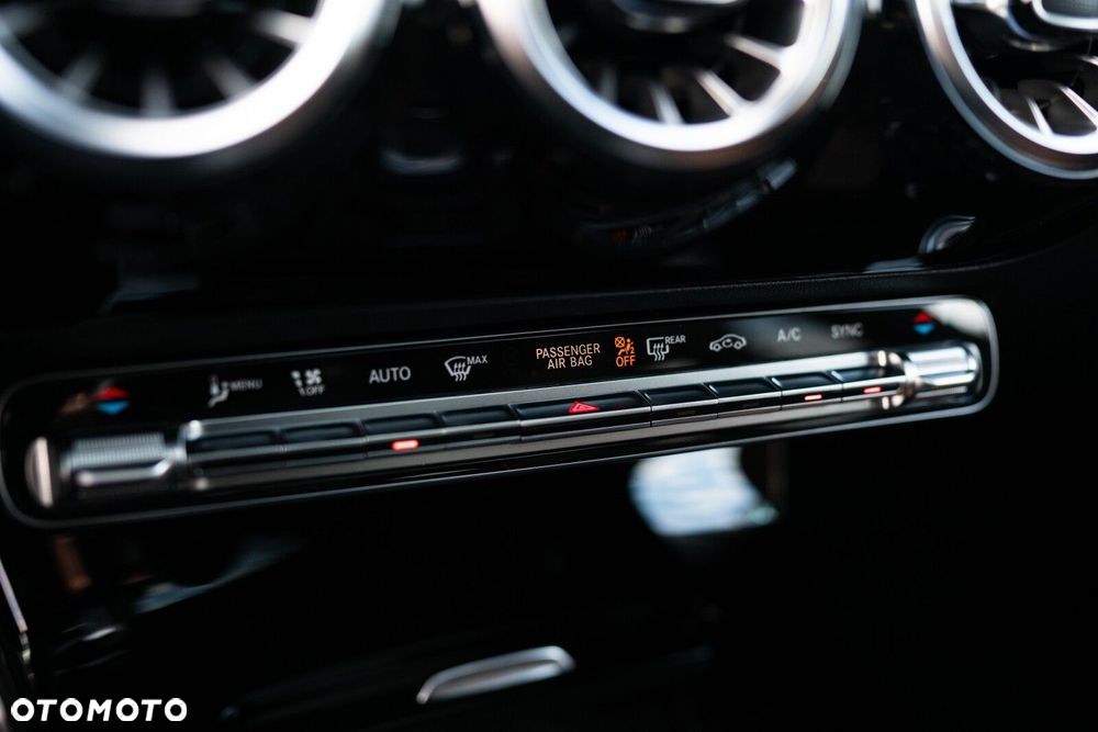 Mercedes-Benz CLA - 25