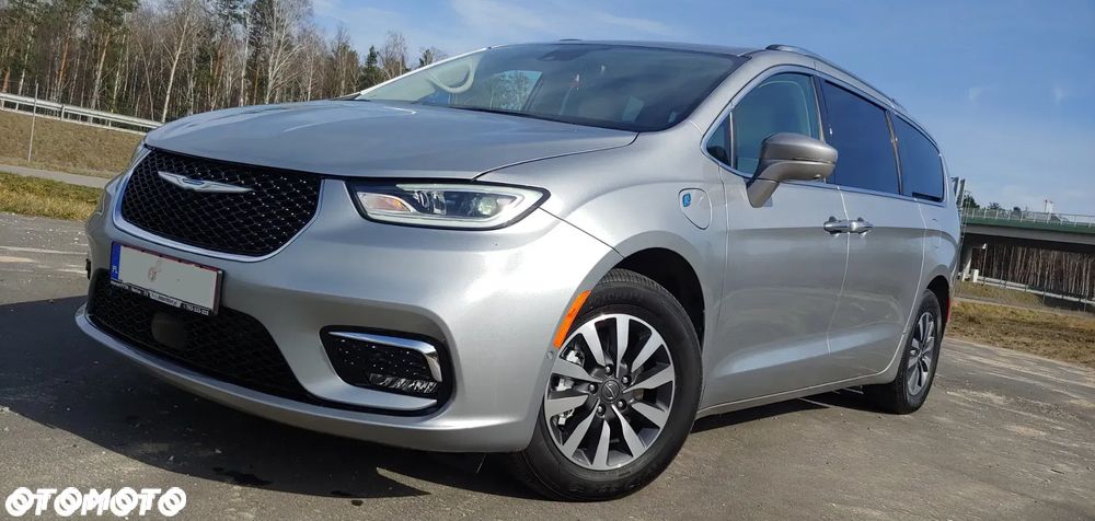 Chrysler Pacifica - 1