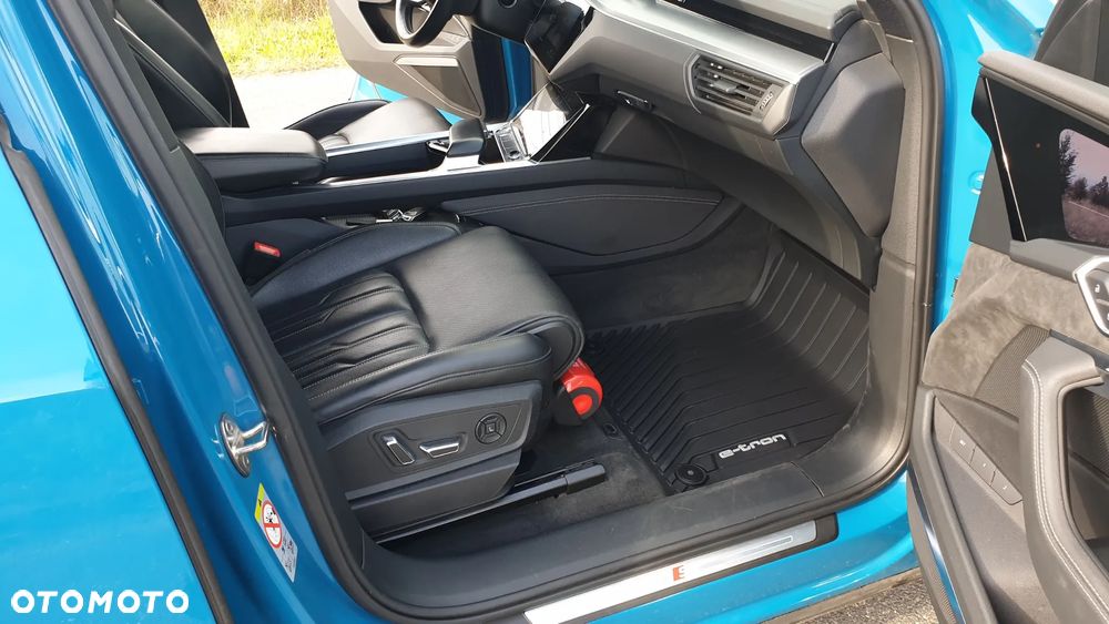 Audi e-tron 55 quattro S line - 26