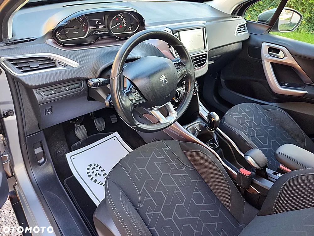 Peugeot 2008 1.2 Pure Tech Active - 11