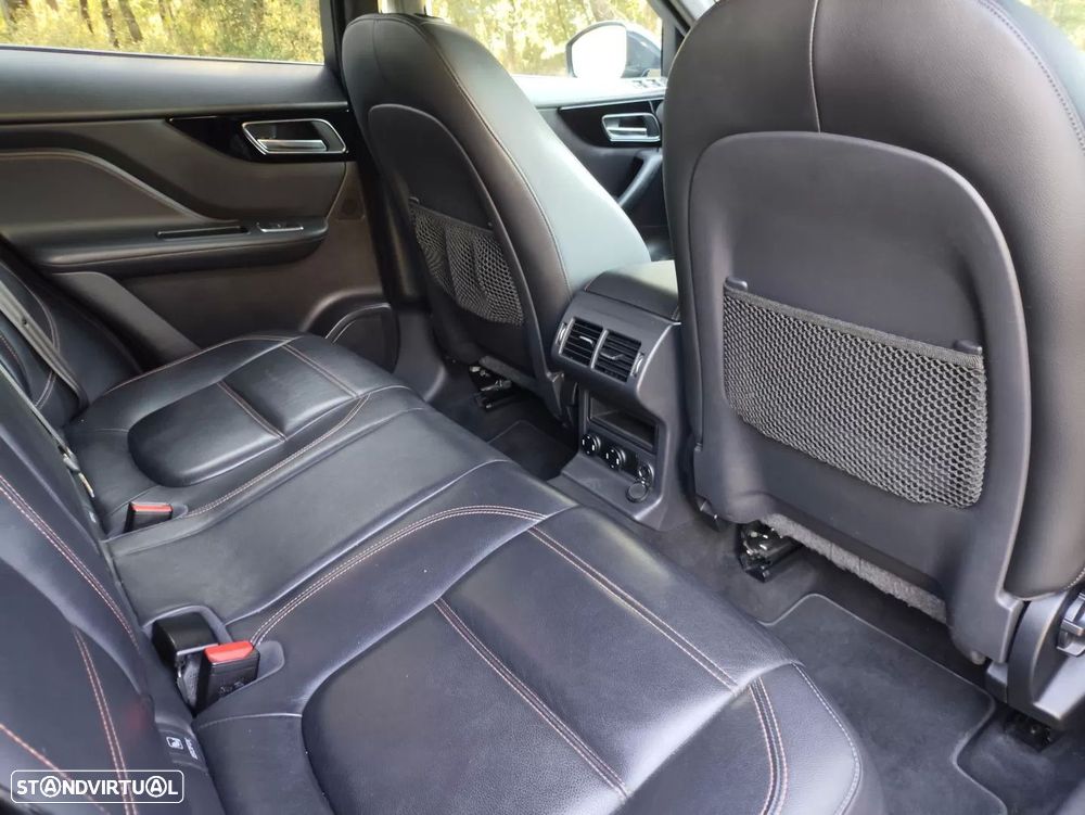 Jaguar F-Pace 2.0 i4D Prestige AWD Aut. - 16
