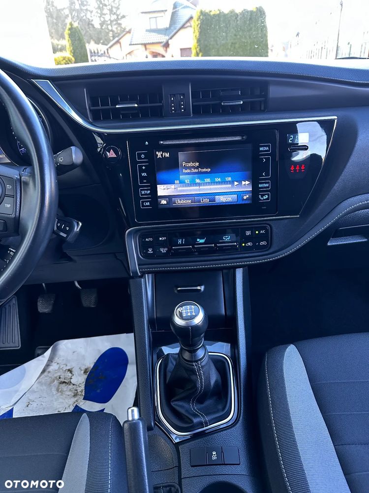 Toyota Auris 1.4 D-4D Dynamic - 9