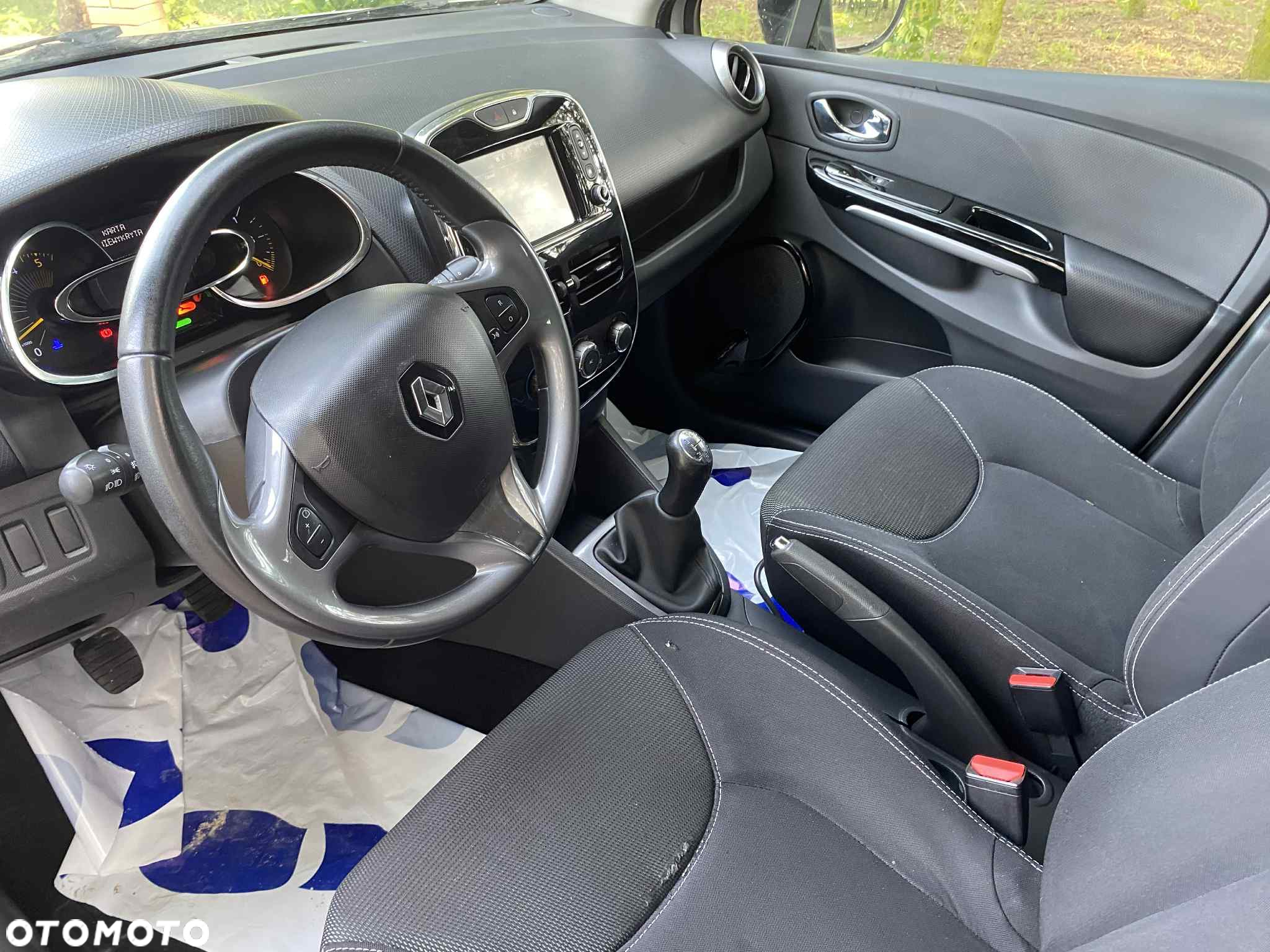 Renault Clio - 10