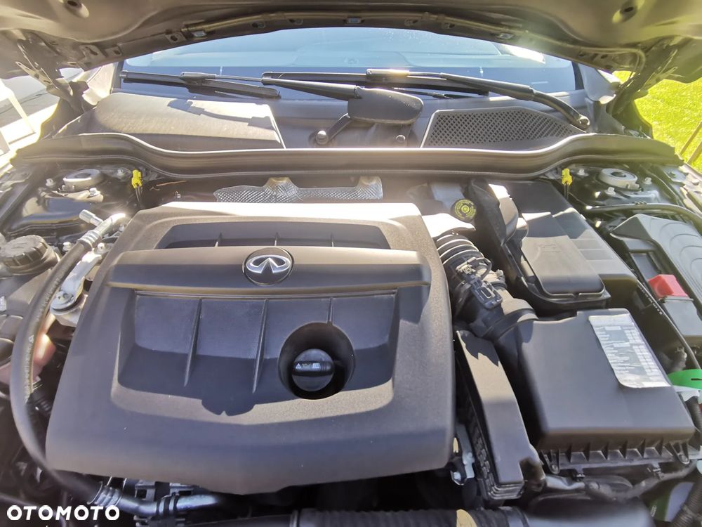 Infiniti Q30 1.5d Premium City Black - 20