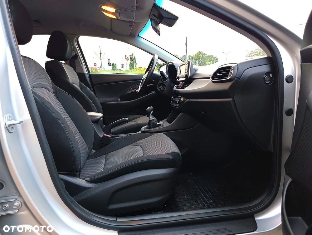 Hyundai i30 1.0 T-GDI GPF Classic + - 26