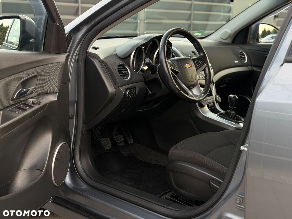 Chevrolet Cruze 1.6 LT+ - 9