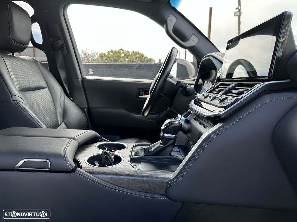 Toyota Land Cruiser 300 70th Anniversary - 13