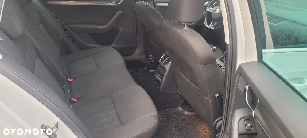 Skoda Octavia 2.0 TDI Style - 7