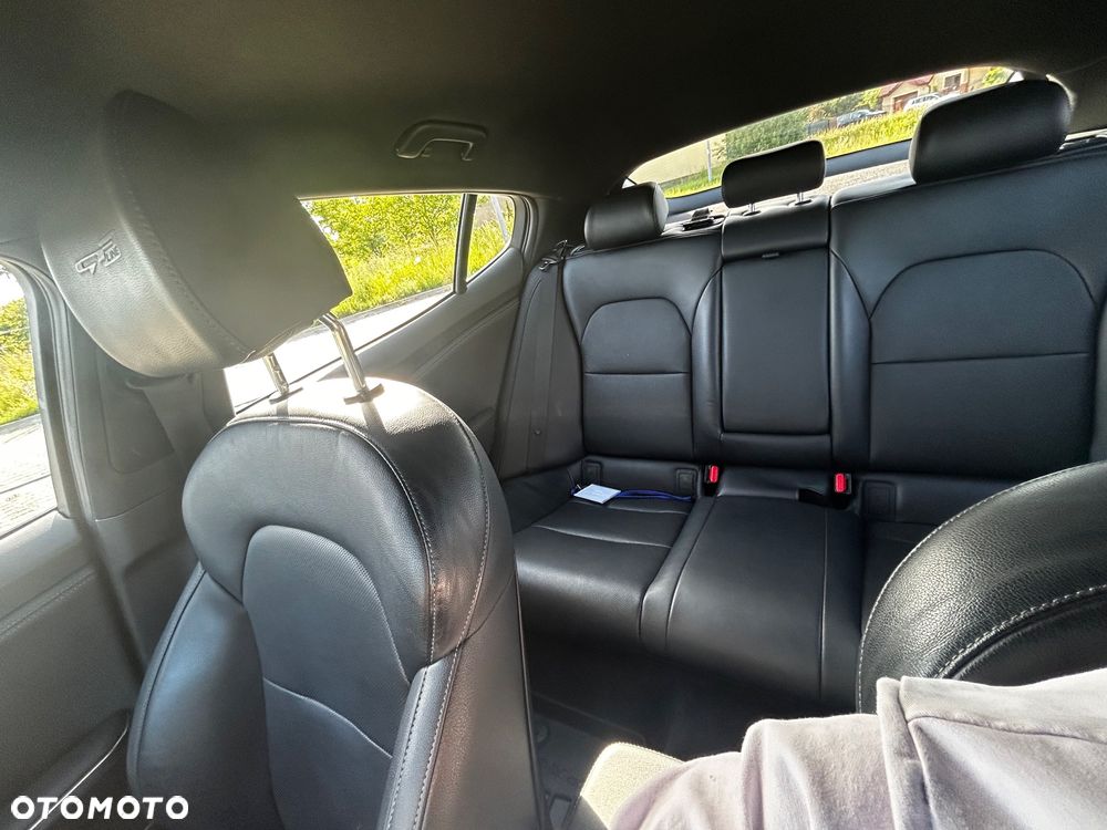 Kia Stinger 2.0 T-GDI GT Line - 10