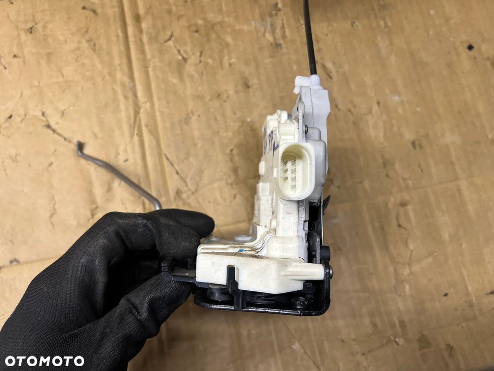 Zamek prawy przód przedni prawy Audi A4 B7 8E1837016AA - 3