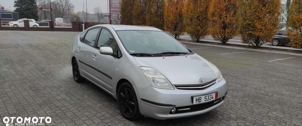 Toyota Prius (Hybrid) Sol - 11