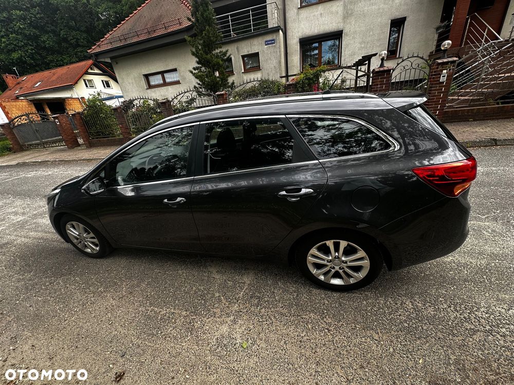 Kia Ceed 1.6 GDI Dream Team Edition - 13
