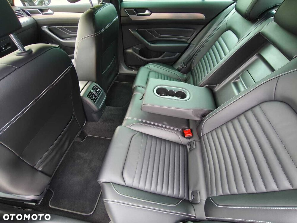 Volkswagen Passat 1.5 TSI EVO Elegance DSG - 19