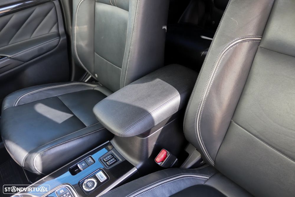 Mitsubishi Outlander - 27