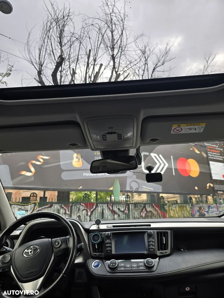 Toyota RAV4 - 8