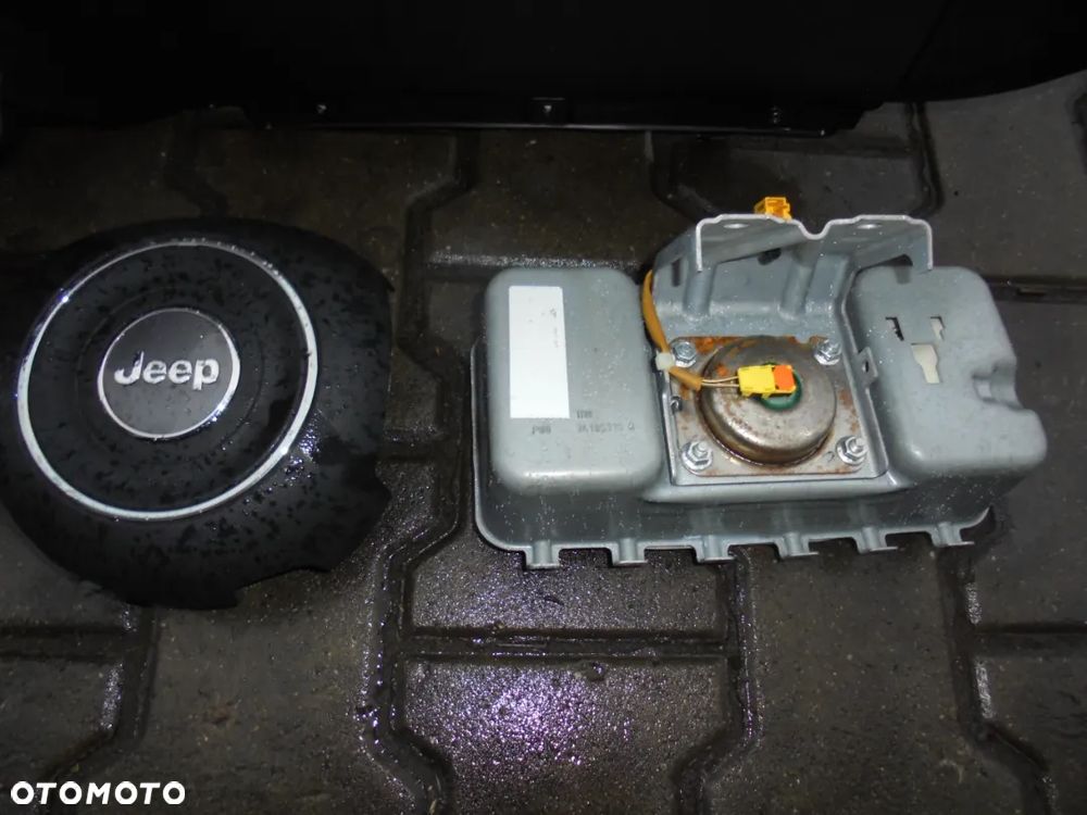 KOKPIT DESKA ROZDZIELCZA JEEP RENEGADE - 3