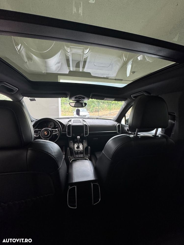 Porsche Cayenne 4.2 L S - 11