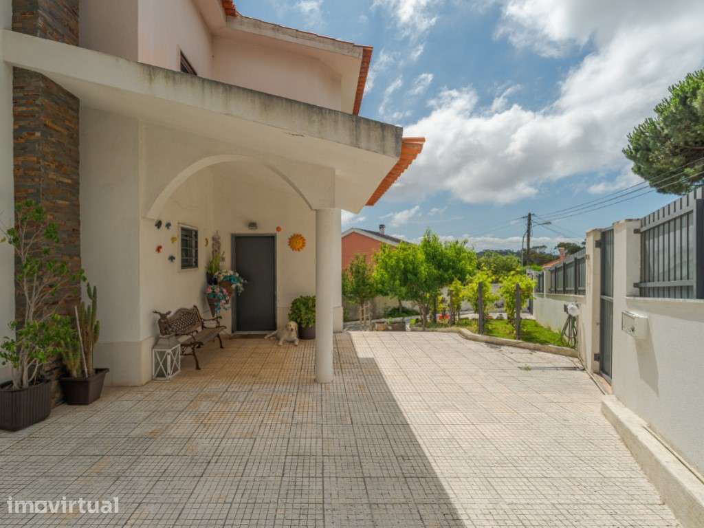 Moradia Isolada T5 Totalmente Remodelada em Oeiras | Jardim, Privac... - Grande imagem: 5/58