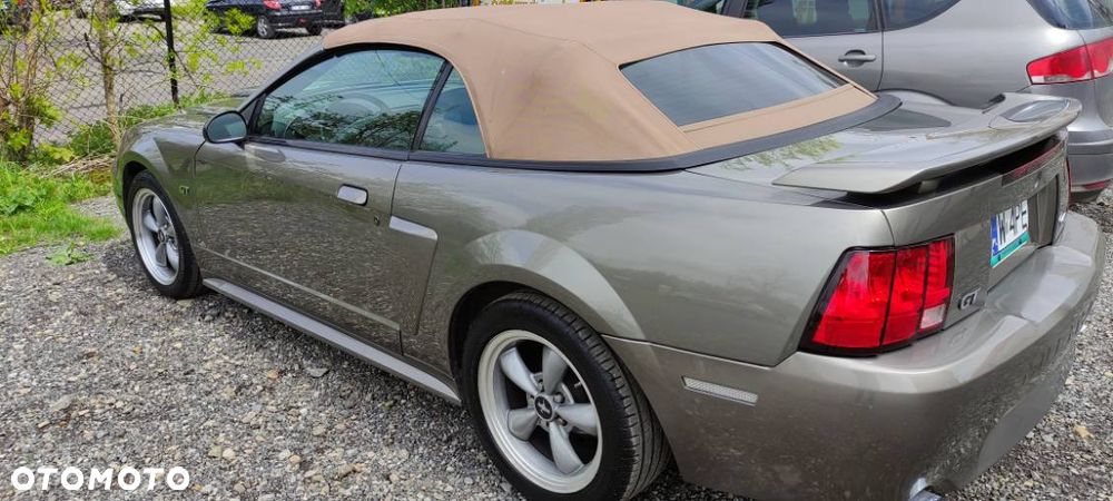 Ford Mustang 4.6 V8 GT - 2