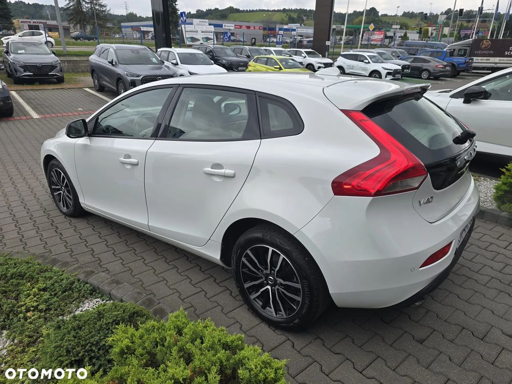 Volvo V40 T3 Drive-E Momentum - 4